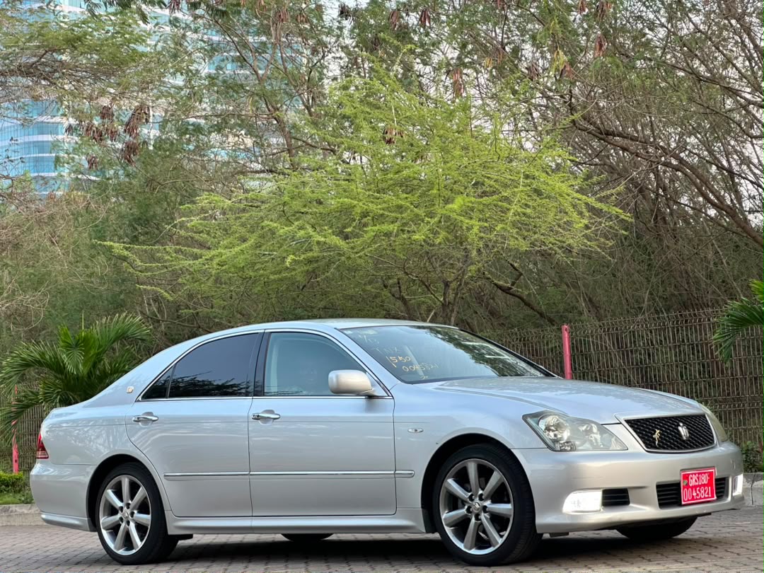 TOYOTA CROWN ATHLETE